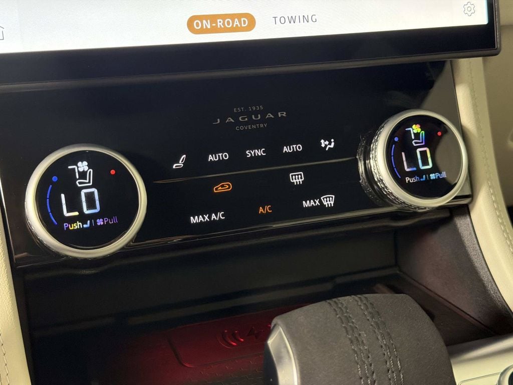2026 Jaguar F-Pace R-Dynamic S - Photo 26