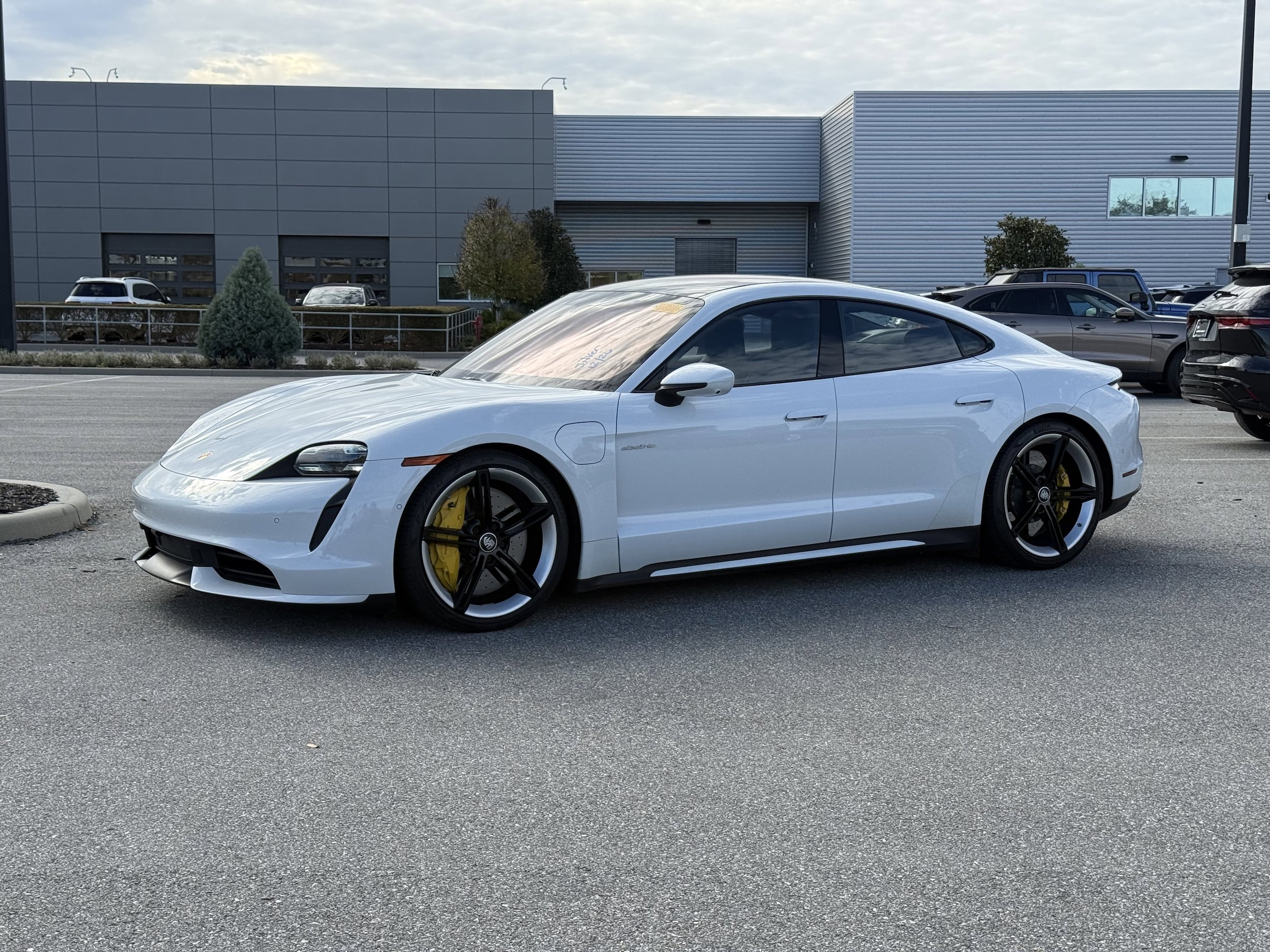 2020 Porsche Taycan Turbo's photo