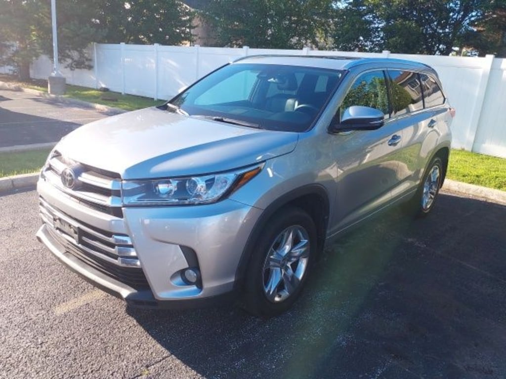 Used 2017 Toyota Highlander Limited SUV