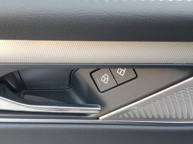 2026 Jaguar F-Pace R-Dynamic S - Photo 24