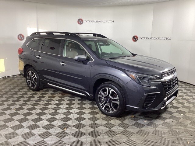 2023 Subaru Ascent Touring photo 3