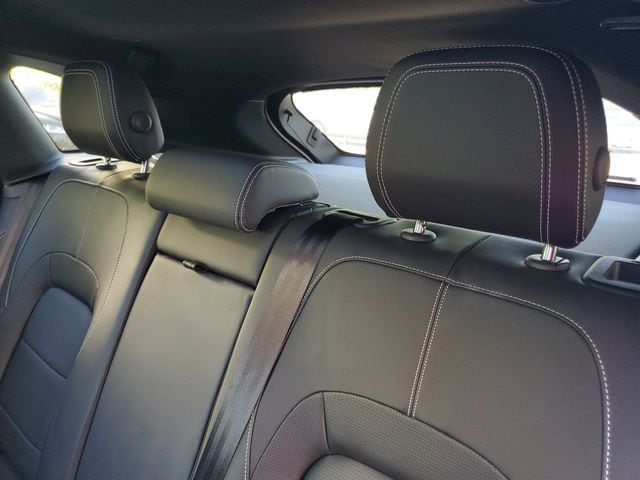 2025 Jaguar F-PACE R-Dynamic S - Photo 10