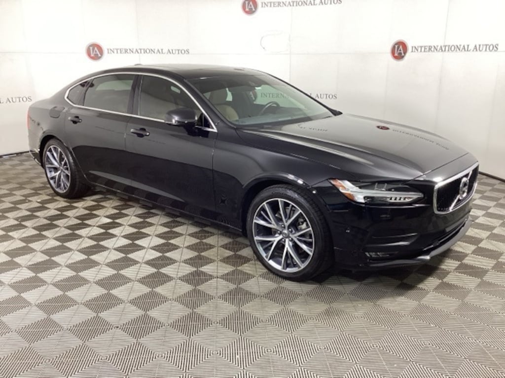 Used 2018 Volvo S90 T5 Momentum Sedan