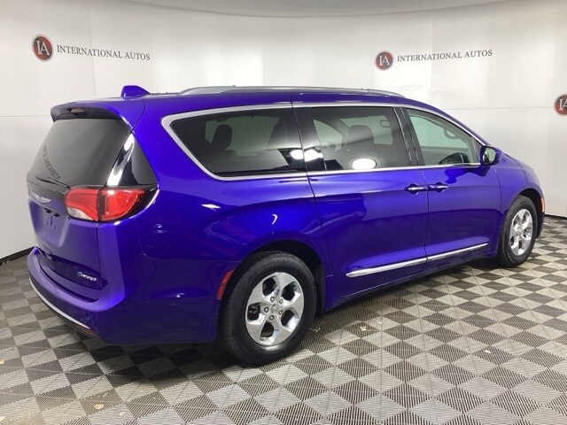 2020 Chrysler Pacifica Hybrid Touring L photo 4