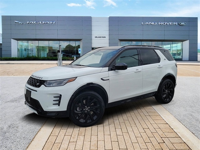 2025 Land Rover Discovery Sport Dynamic SE's photo