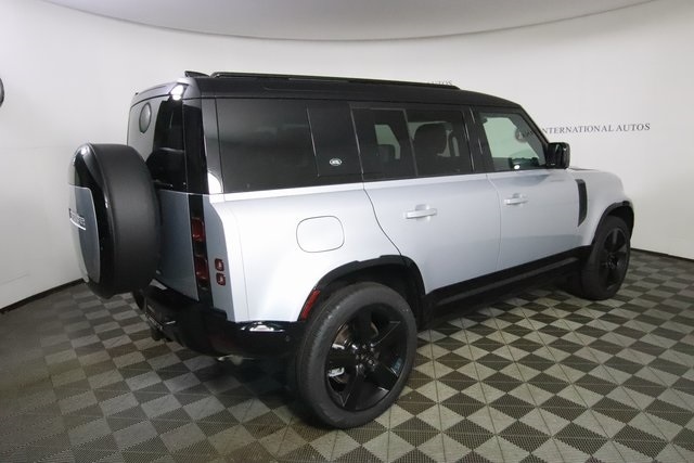 Used 2024 Land Rover Defender X-Dynamic SE with VIN SALE2EEU9R2315088 for sale in Tinley Park, IL