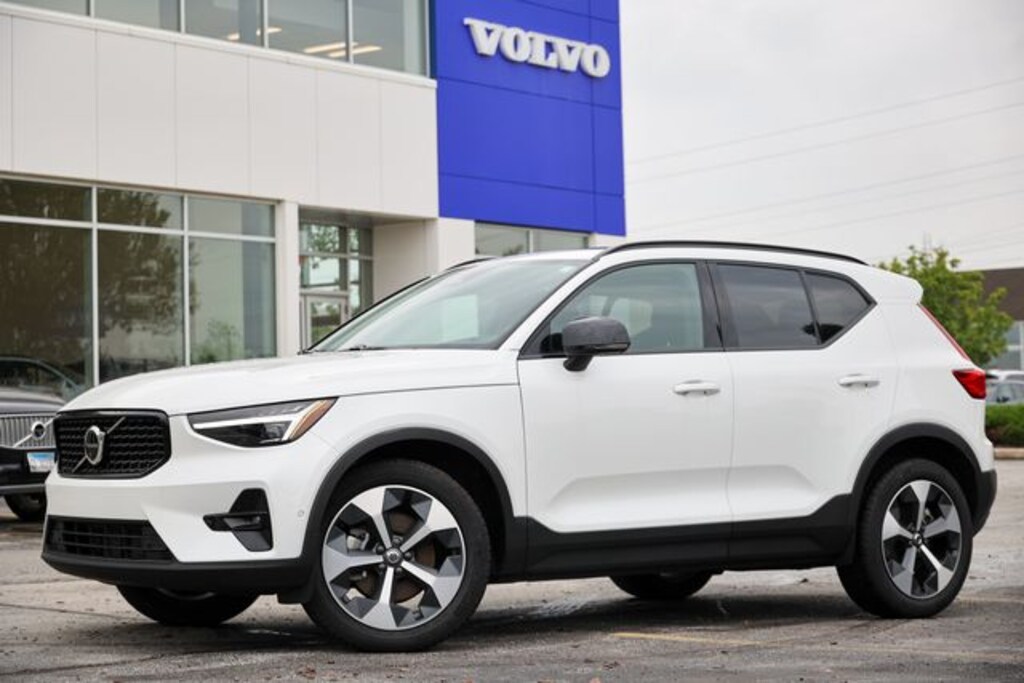 Used 2026 Volvo XC40 B5 Plus SUV