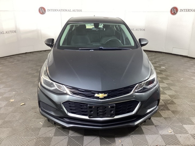 Used 2018 Chevrolet Cruze LT with VIN 3G1BE6SM6JS591564 for sale in Tinley Park, IL