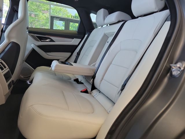 2026 Jaguar F-Pace R-Dynamic S - Photo 13
