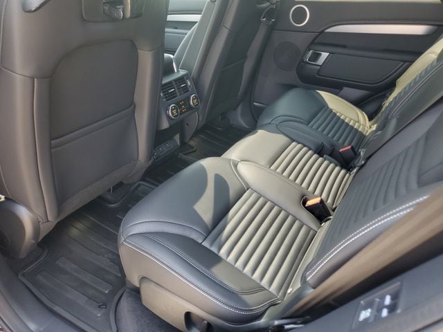 2026 Land Rover Discovery Gemini Edition - Photo 9