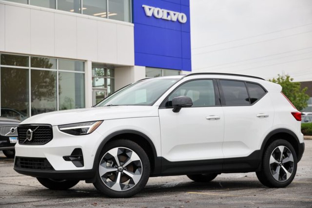 Used 2026 Volvo XC40 B5 Plus SUV