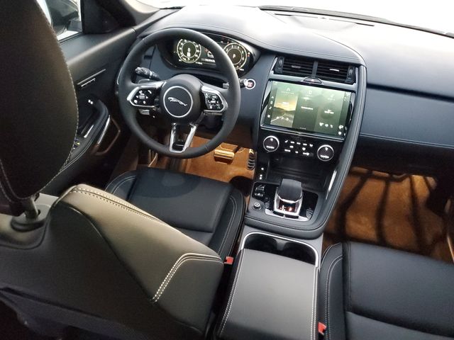 2024 Jaguar E-Pace R-DYNAMIC SE - Photo 18