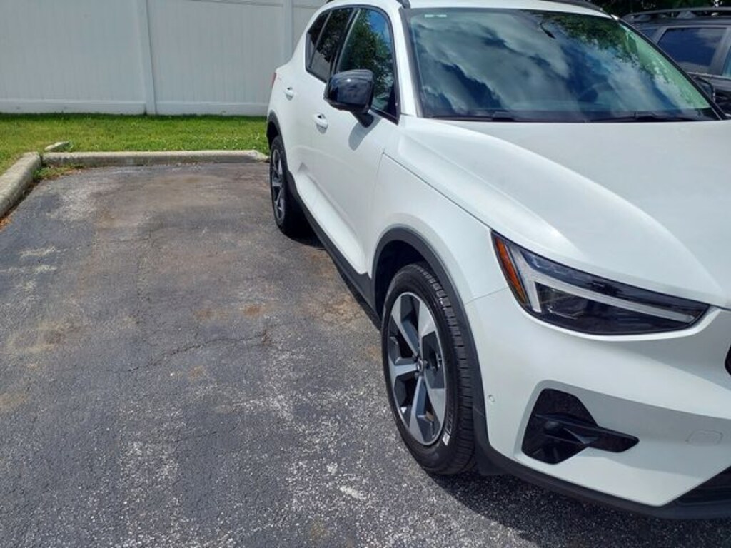 Used 2026 Volvo XC40 B5 Plus SUV