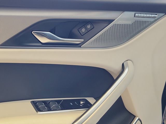2026 Jaguar F-Pace R-Dynamic S - Photo 26