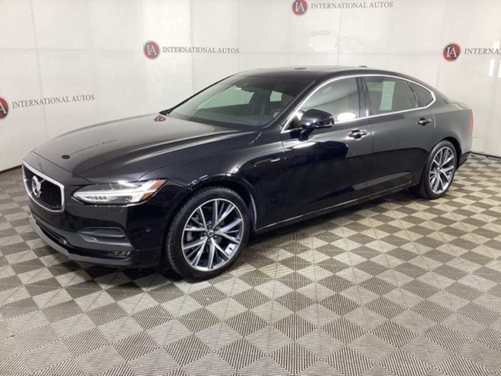 Used 2018 Volvo S90 T5 Momentum Sedan
