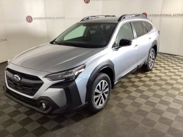 2025 Subaru Outback Premium's photo