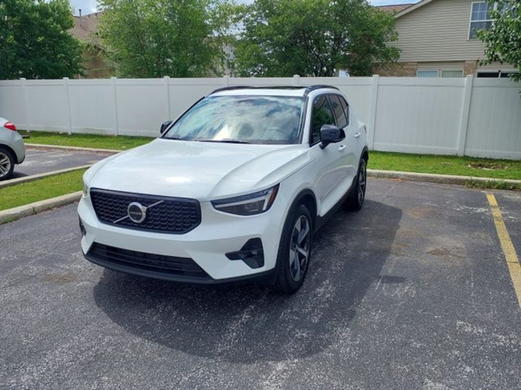 Used 2026 Volvo XC40 B5 Plus SUV