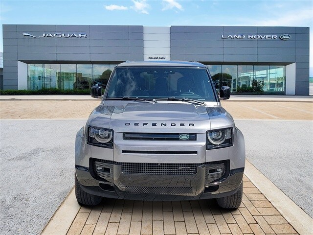 2023 Land Rover Defender 110 X-Dynamic SE photo 2
