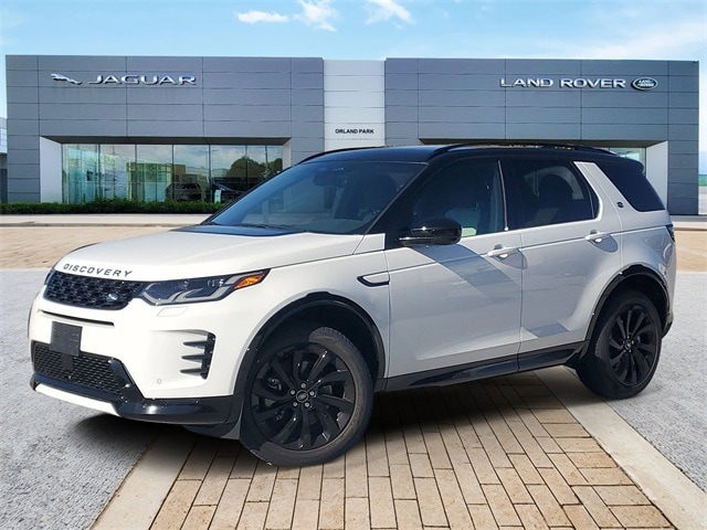 2025 Land Rover Discovery Sport Dynamic SE's photo