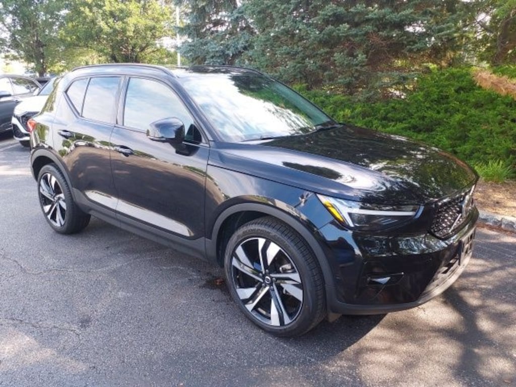Used 2024 Volvo XC40 Ultimate SUV