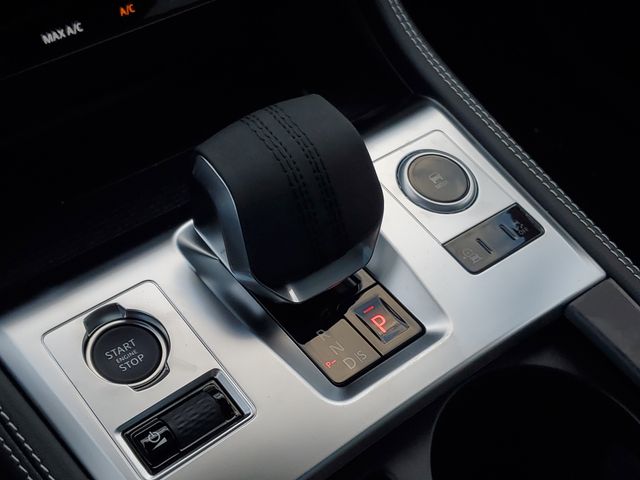 2026 Jaguar F-Pace R-Dynamic S - Photo 35