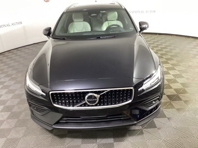 Used 2023 Volvo V60 Cross Country Ultimate with VIN YV4L12WC5P2111288 for sale in Tinley Park, IL