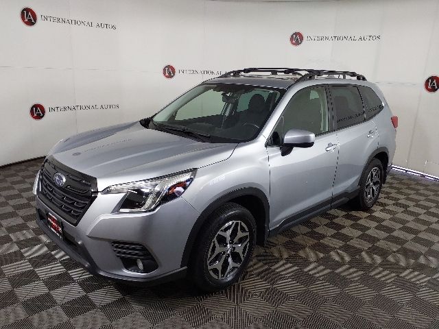 2023 Subaru Forester Premium's photo