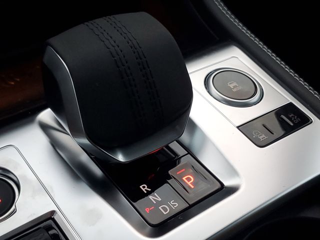 2026 Jaguar F-Pace R-Dynamic S - Photo 37