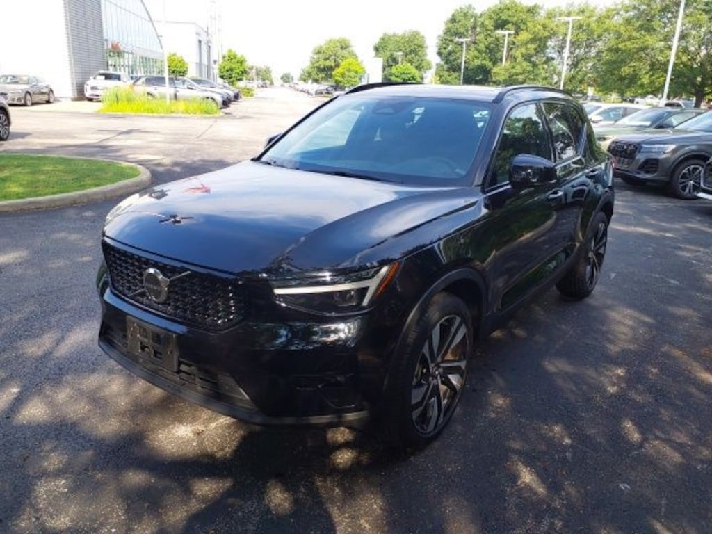 Used 2024 Volvo XC40 Ultimate SUV