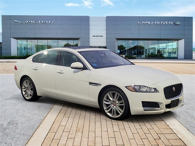 2016 Jaguar XF 35t Prestige photo 3