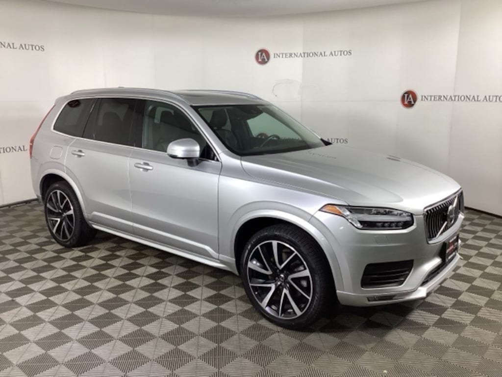 Used 2022 Volvo XC90 T6 Momentum SUV
