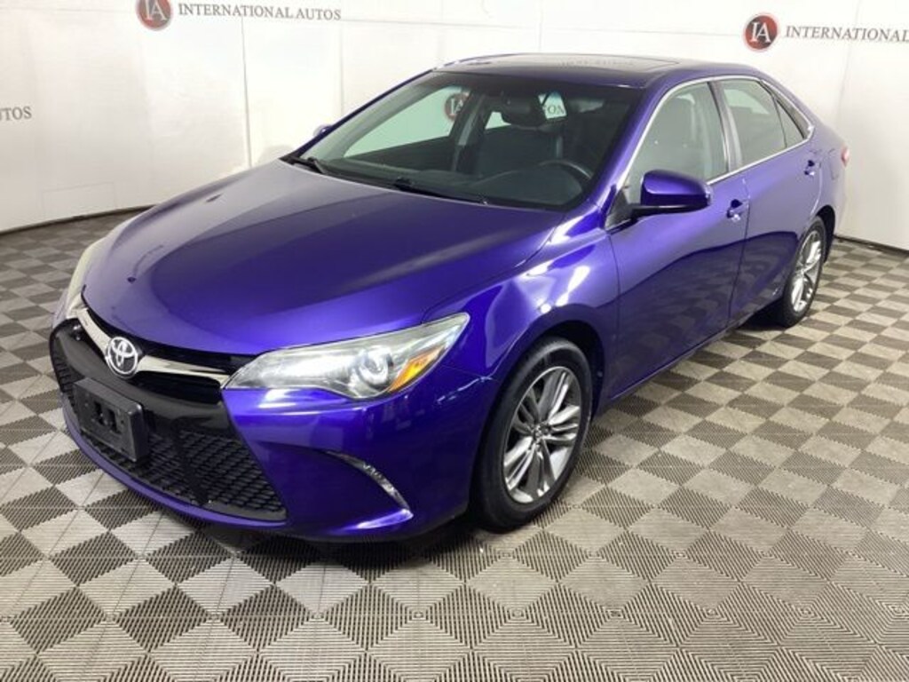 Used 2016 Toyota Camry SE Sedan