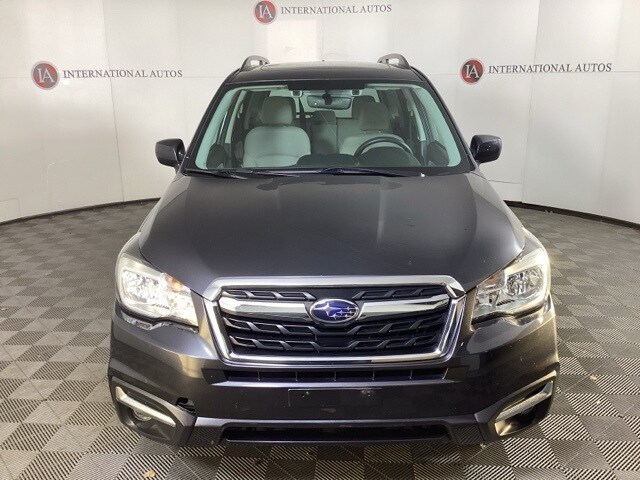 2017 Subaru Forester 2.5i Premium photo 2