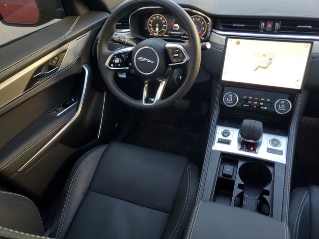 2025 Jaguar F-PACE R-Dynamic S - Photo 13