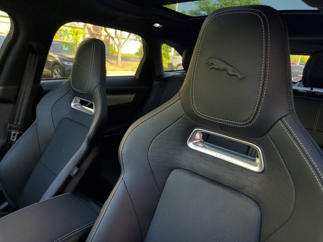 2025 Jaguar F-PACE R-Dynamic S - Photo 17