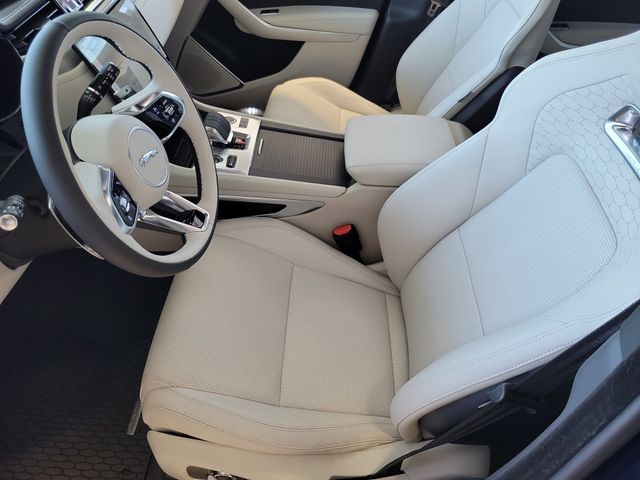 2026 Jaguar F-Pace R-Dynamic S - Photo 23