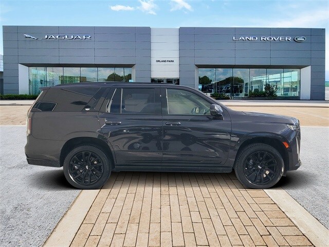 2022 Cadillac Escalade Sport photo 3