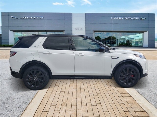2024 Land Rover Discovery Sport SE photo 4