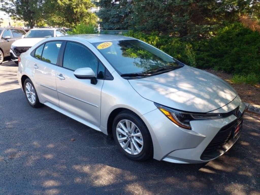 Used 2025 Toyota Corolla LE Sedan