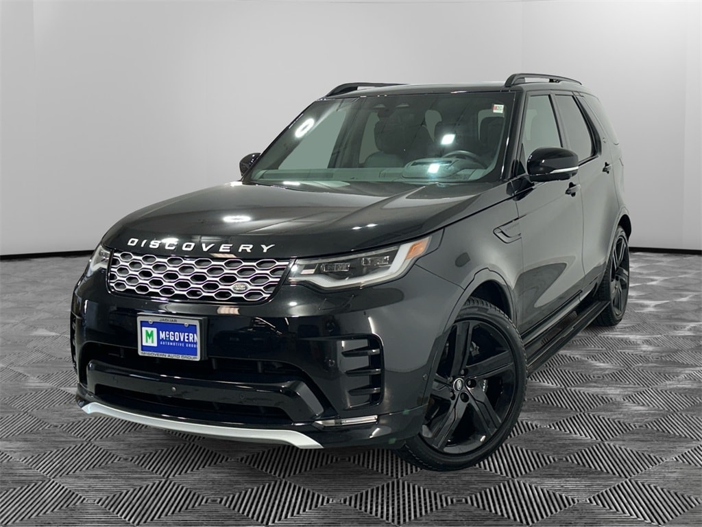 2024 Land Rover Discovery Metropolitan Edition's photo