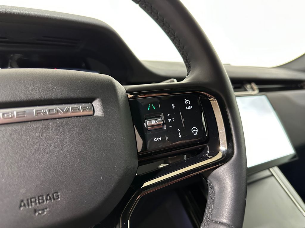 2025 Land Rover Range Rover Evoque Dynamic SE - Photo 18