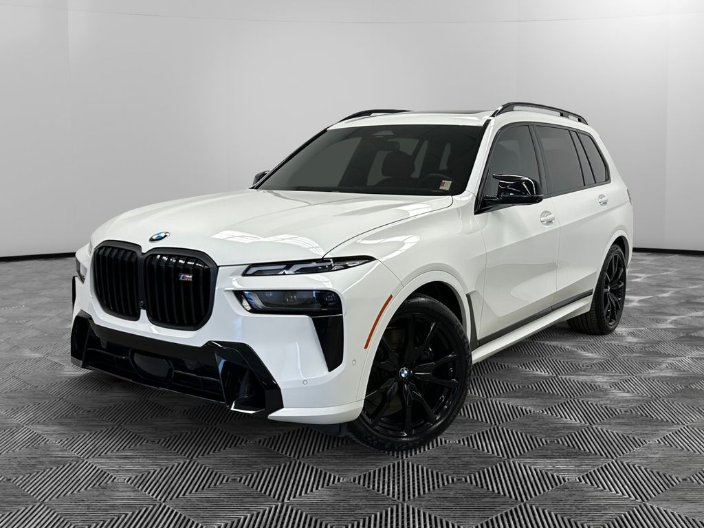 2025 BMW X7 M60i's photo