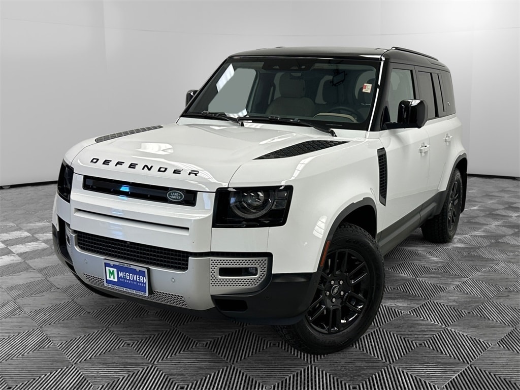 2022 Land Rover Defender S's photo