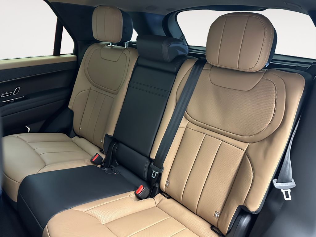2025 Land Rover Range Rover Sport Dynamic SE - Photo 13