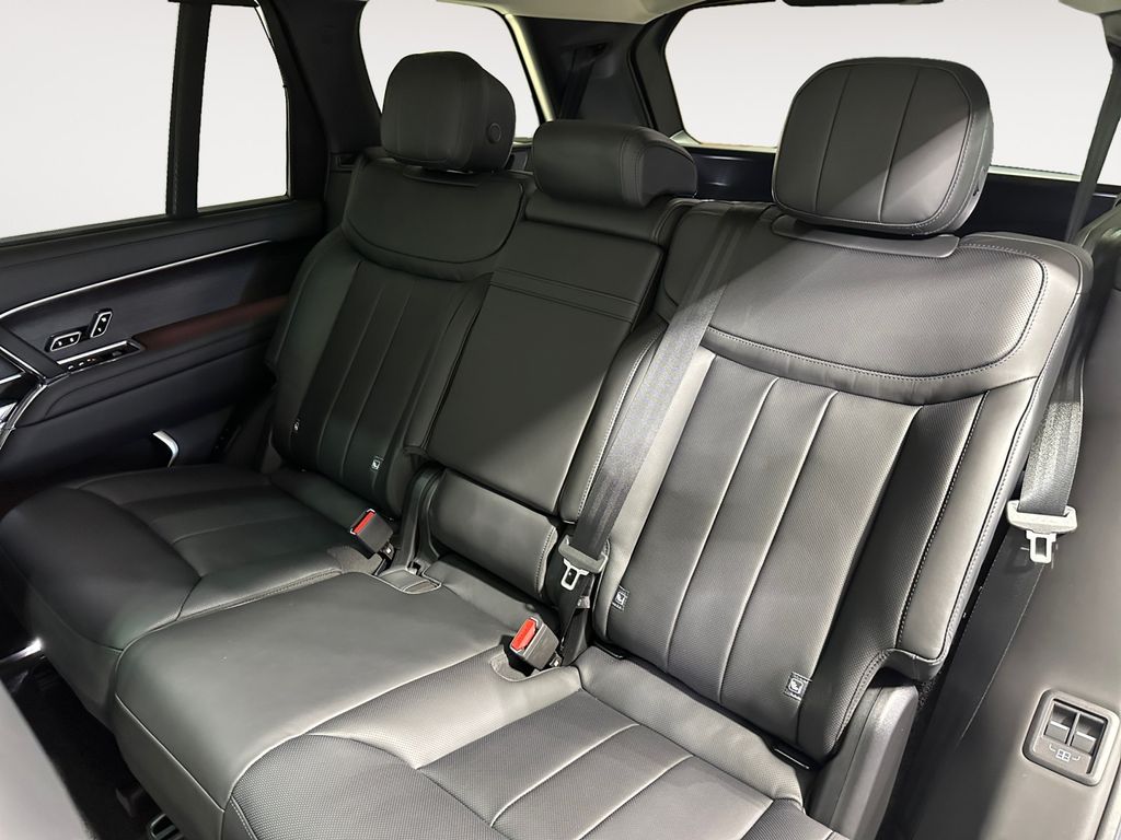 2025 Land Rover Range Rover SE - Photo 13