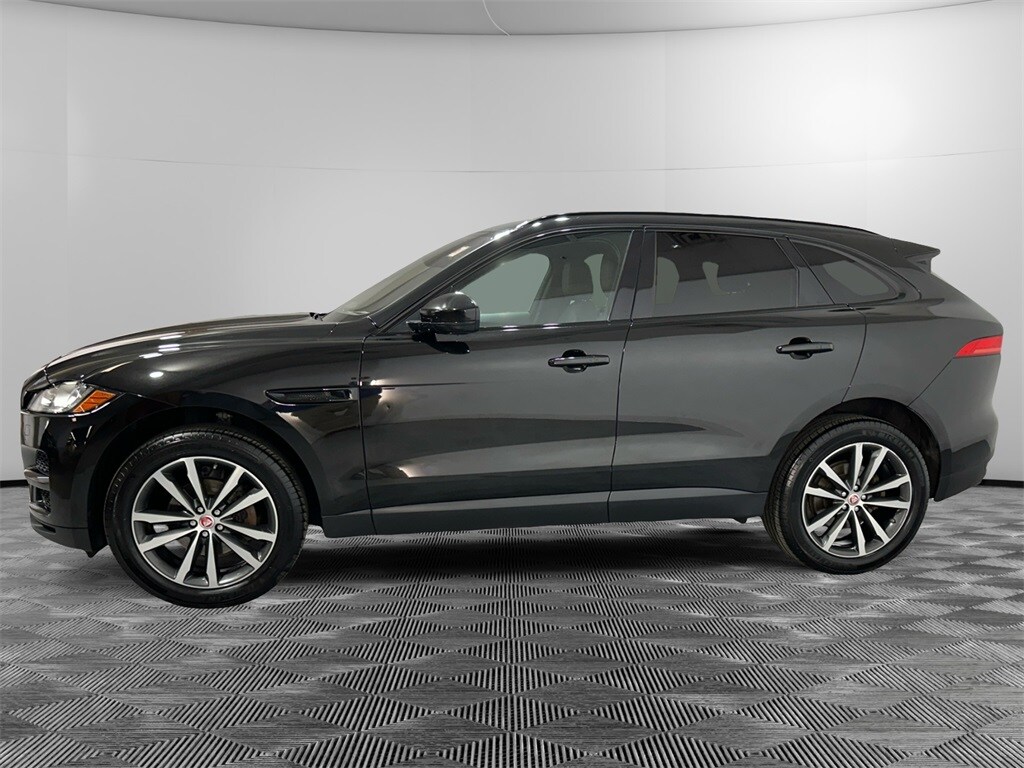 2020 Jaguar F-PACE Prestige photo 2