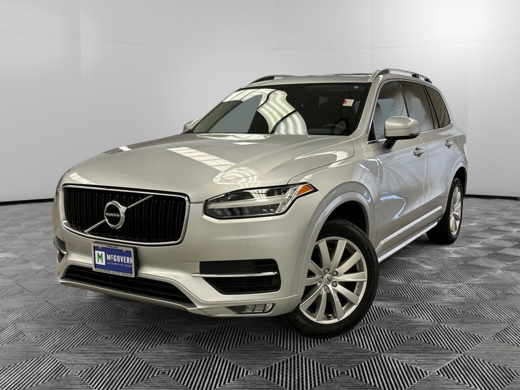 2018 Volvo XC90 Momentum