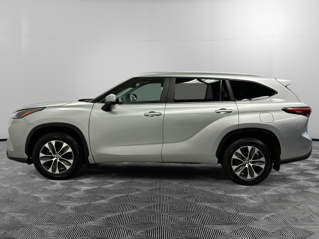 Used 2023 Toyota Highlander XLE SUV