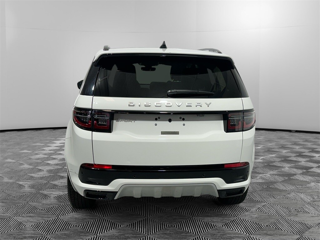 2024 Land Rover Discovery Sport S photo 2