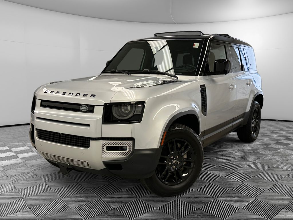 2023 Land Rover Defender SE's photo